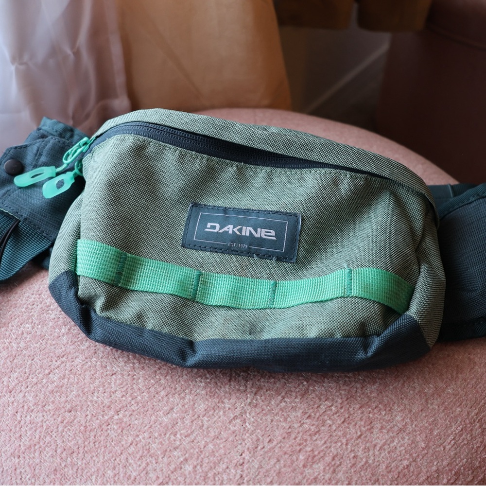 Dakine Hot Laps 2L Green Belt Bag MTB Hike